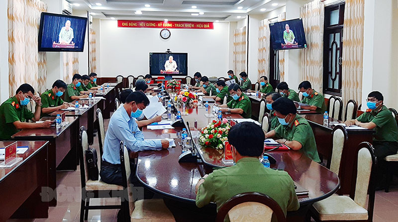 Xây dựng lực lượng công an xã, thị trấn chính quy vững mạnh Toàn cảnh hội nghị tại điểm cầu công an Bến Tre.
