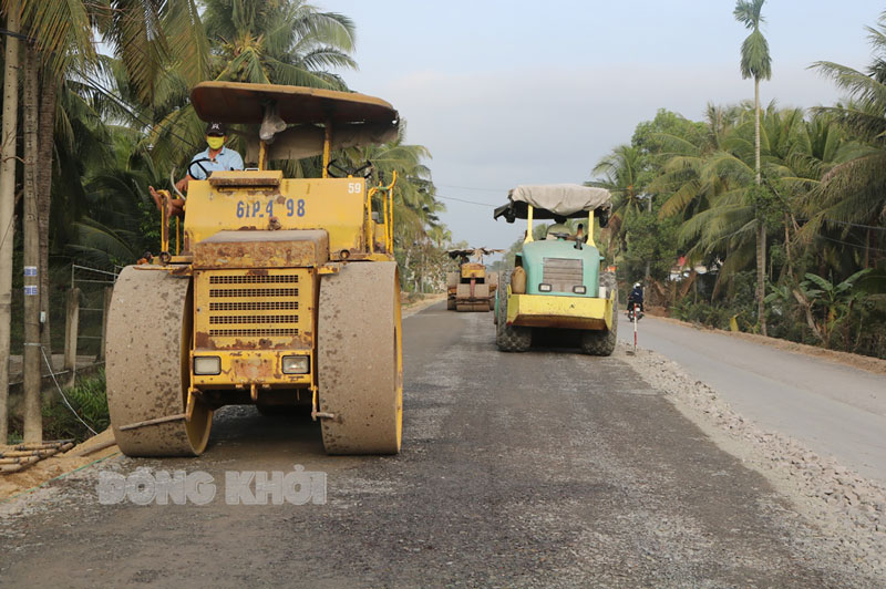 Huyện Mỏ Cày Bắc ưu tiên xây dựng hạ tầng giao thông. Ảnh: Phan Hân