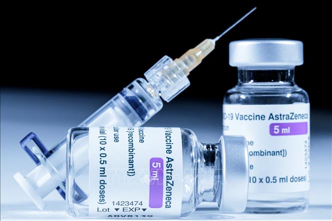 Vaccine ngừa COVID-19 của Hãng dược phẩm AstraZeneca. Ảnh: AFP/TTXVN