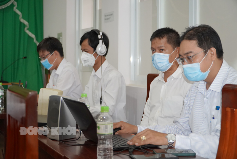 Đường dây nóng tiếp nhận và xử lý thông tin liên quan kỳ thi THPT năm 2021 Cán bộ, nhân viên của Sở GD&ĐT tham gia phục vụ công tác thi.