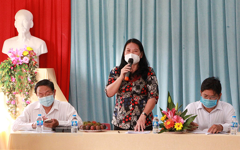 Phó chủ tịch UBND tỉnh Nguyễn Thị Bé Mười phát biểu tại buổi làm việc.