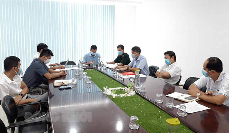Giải pháp tuyên truyền ngư dân khai thác hải sản không vi phạm vùng biển nước ngoài Đại biểu tham dự cuộc họp.