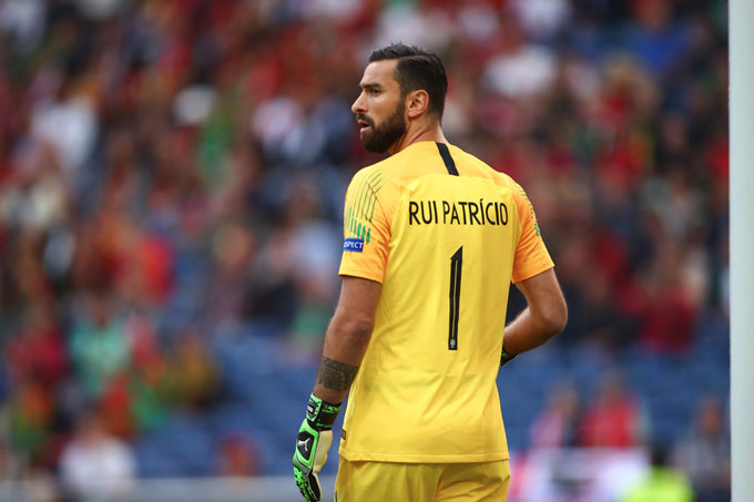 Roma đang cân nhắc kỹ vụ Patricio