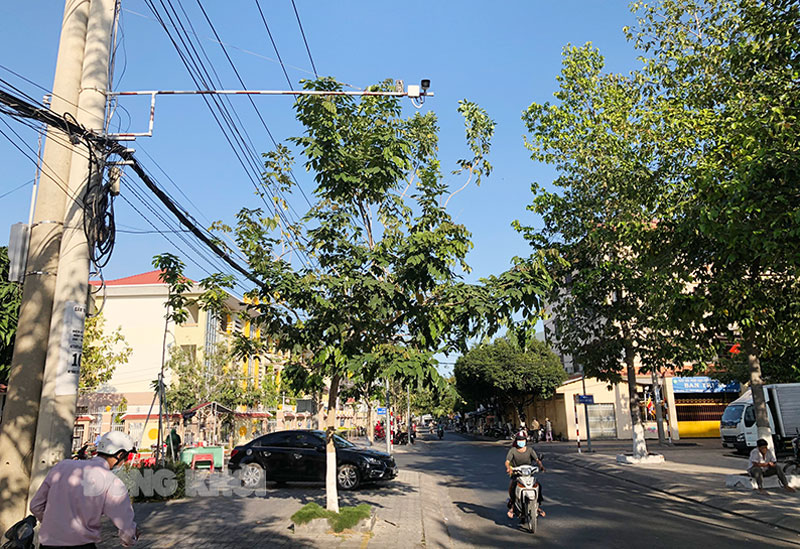 Camera an ninh được lắp đặt trên đường 3 tháng 2, phường An Hội. Ảnh: N. Hùng
