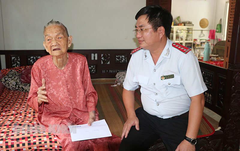 Kế hoạch tổ chức các hoạt động kỷ niệm Ngày Thương binh - Liệt sĩ Đại diện Văn phòng Tạp chí Thanh tra tại TP. Hồ Chí Minh thăm Mẹ Việt Nam anh hùng tại xã Phước Hiệp, huyện Mỏ Cày Nam năm 2020.