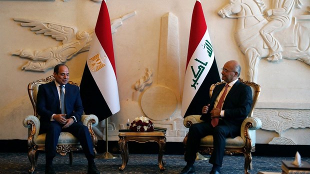 Tổng thống Iraq Barham Salih (phải) tiếp Tổng thống Ai Cập Abdel Fattah al-Sisi. (Ảnh: AFP)