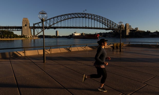 Sydney và một số khu vực lân cận đã áp đặt lệnh cấm nghiêm ngặt trong 2 tuần nhằm nỗ lực hạn chế biến thể Delta lây lan. Ảnh: Getty Images