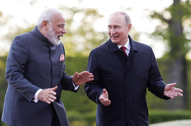 Tổng thống Vladimir Putin và Thủ tướng Ấn Độ Narendra Modi trong một cuộc gặp tại Nga năm 2017. Ảnh: Reuters