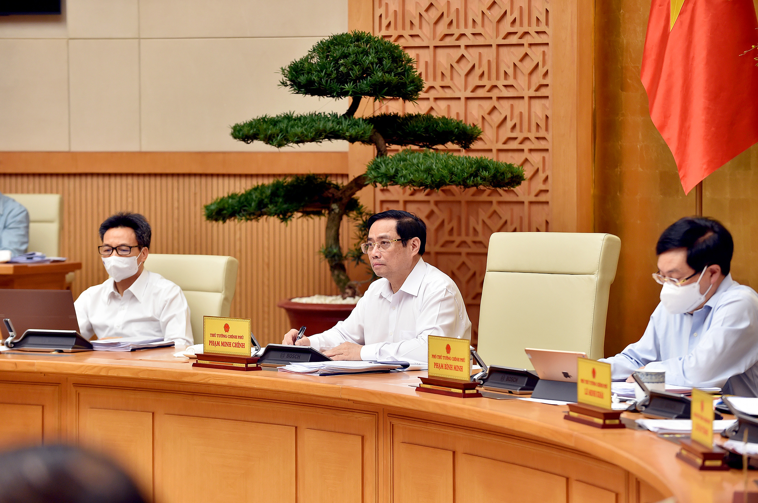 Thủ tướng Chính phủ: Trong bối cảnh khó khăn hơn, phải thực hiện bằng được mục tiêu kép Thủ tướng Phạm Minh Chính: “Khi chiến thắng, thành công thì áp lực lớn nhất, kẻ thù lớn nhất chính là sự chủ quan, lơ là, thỏa mãn”. Ảnh VGP/Nhật Bắc