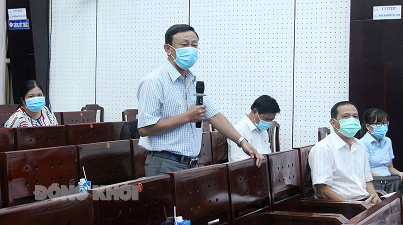 Họp lệ kỳ thành viên UBND tỉnh tháng 7-2021 Lãnh đạo Sở Kế hoạch và Đầu tư có ý kiến tại cuộc họp.