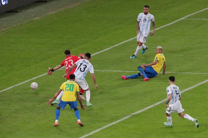 Chức vô địch lịch sử của Messi Bàn của Richarlison không được công nhận