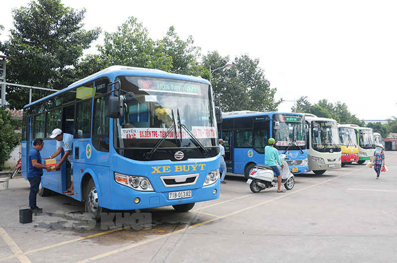 Tạm dừng hoạt động toàn bộ các phương tiện giao thông công cộng Từ 6 giờ 00 phút ngày 12-7-2021 tạm dừng hoạt động xe buýt, bến phà, bến khách ngang sông (ảnh chụp đầu năm 2021).