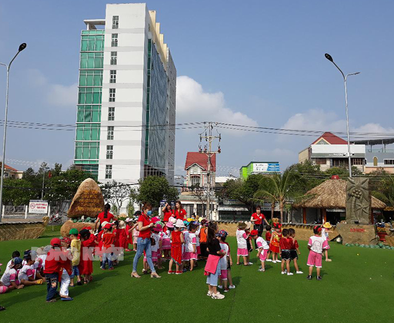 TP. Bến Tre phát động Hội thi ảnh nghệ thuật "Nét đẹp đô thị mới" Công viên đàn đá Bến Tre.