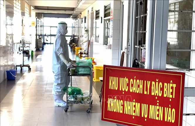 Đến sáng 20-7-2021, Việt Nam có 2.155 ca mắc mới COVID-19, thêm 21.595 người được tiêm vaccine Nơi cách ly, điều trị bệnh nhân COVID-19. Ảnh: TTXVN.
