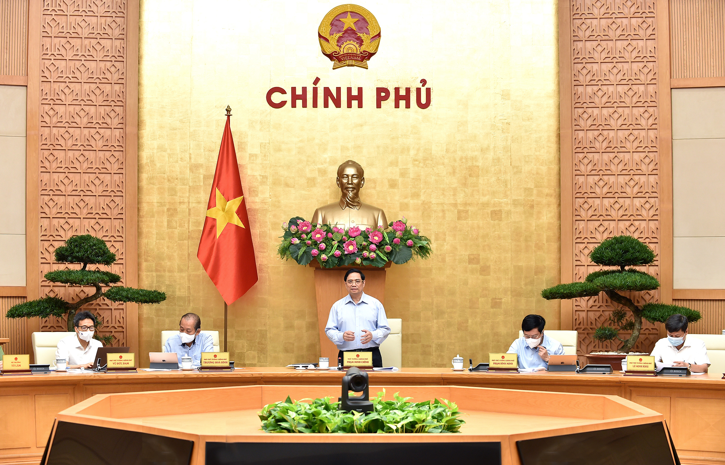 Thủ tướng Phạm Minh Chính phát biểu tại phiên họp Chính phủ - Ảnh: VGP/Nhật Bắc