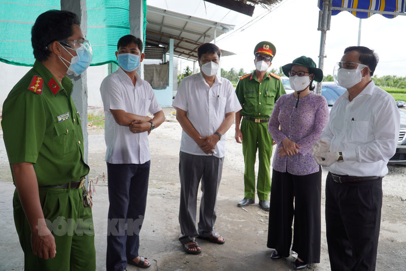 Chủ tịch UBND tỉnh Trần Ngọc Tam xã An Ngãi Trung.