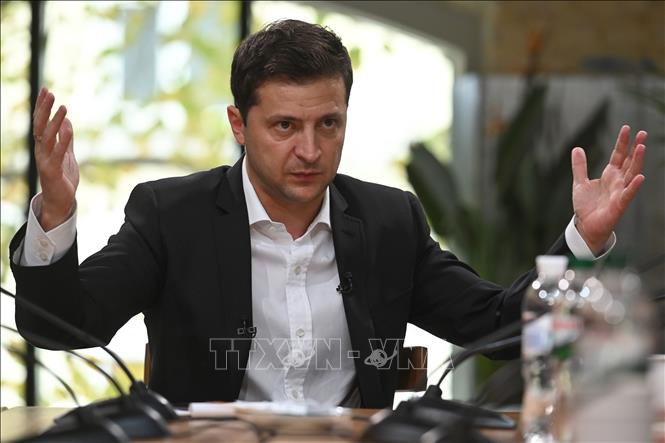 Tổng thống Ukraine cách chức người đứng đầu quân đội Tổng thống Ukraine Volodymyr Zelensky (ảnh) vừa cách chức người đứng đầu quân đội nước này. Ảnh: AFP/TTXVN
