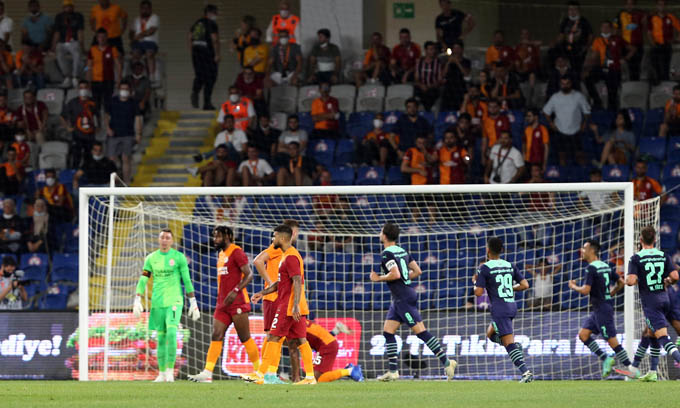 PSV đã giành chiến thắng trước Galatasaray để đi tiếp ở Champions League