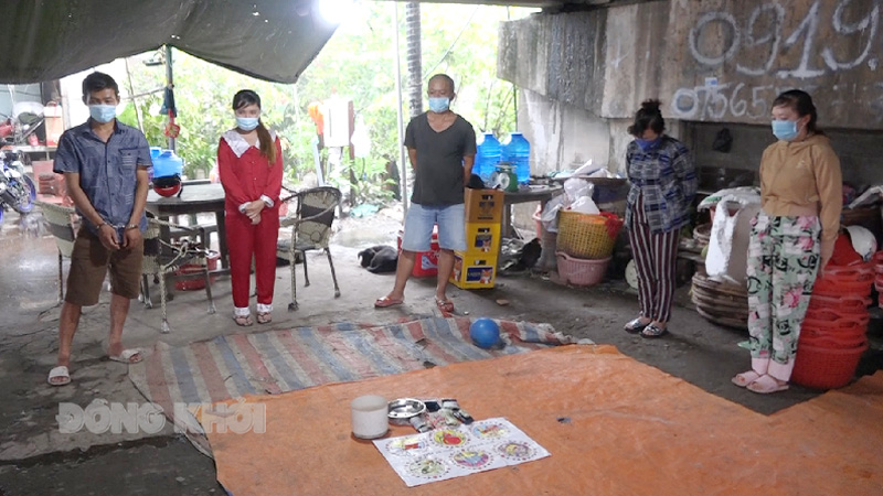 Các đối tượng tham gia đánh bạc ở xã Tam Phước, huyện Châu Thành