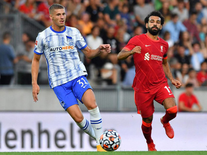 Hertha Berlin thi đấu sòng phẳng với Liverpool