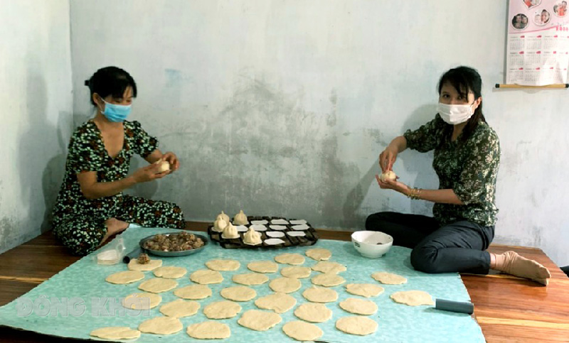 Mỗi ngày một hành động đẹp Bánh bao nghĩa tình tặng các chốt kiểm dịch ở địa phương.