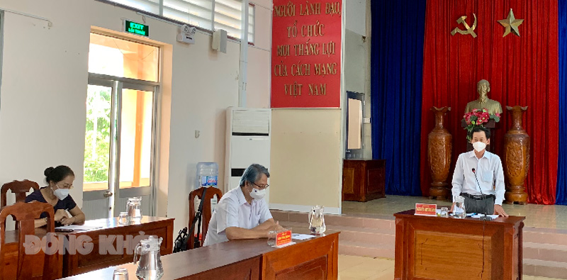 Phó chủ tịch UBND tỉnh Nguyễn Minh Cảnh phát biểu tại cuộc họp.