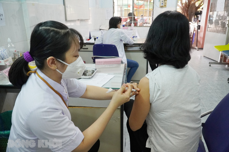 Tỉnh yêu cầu đẩy mạnh tiến độ tiêm chủng.