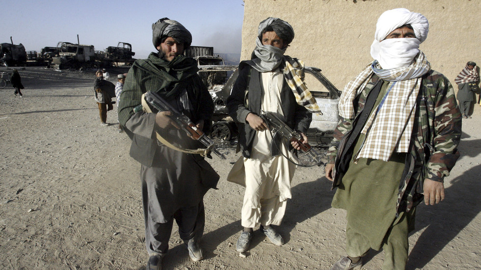 Lực lượng Taliban tiến vào Ghazni ngày 12-8. Ảnh: Reuters