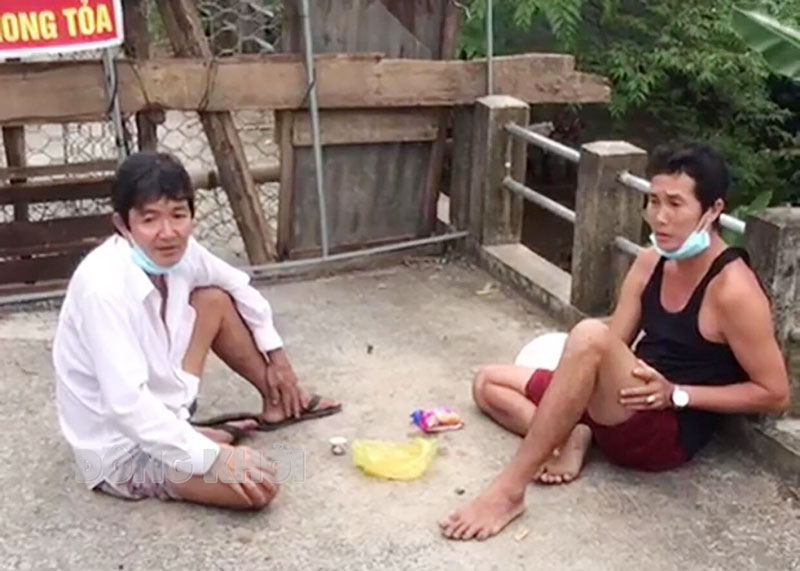 Tin an ninh trật tự ngày 13-8-2021 Hai đối tượng tụ tập ăn nhậu tại cầu Hai Xê, xã Phú Đức. Ảnh: Trúc Lan