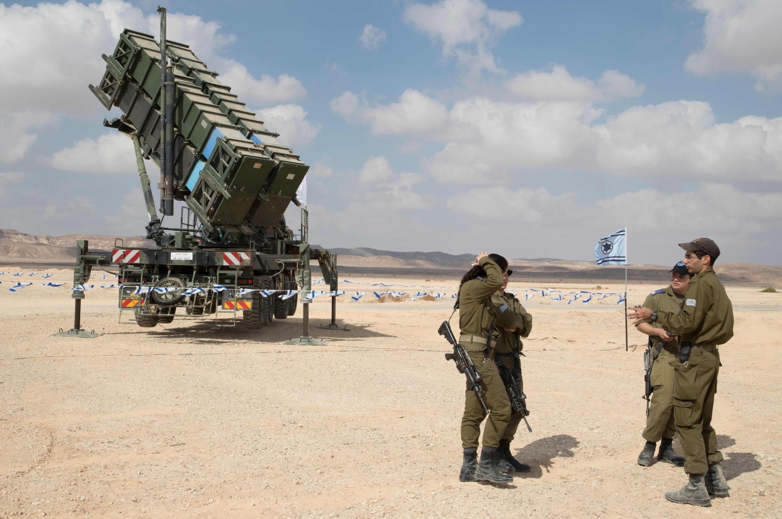 Binh sĩ Israel triển khai hệ thống tên lửa Patriot trong một cuộc tập trận. Ảnh: AFP