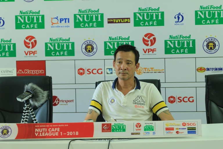 HLV thủ môn Trần Tiến Anh là người thuyết phục Tấn Trường gia nhập CLB Hà Nội