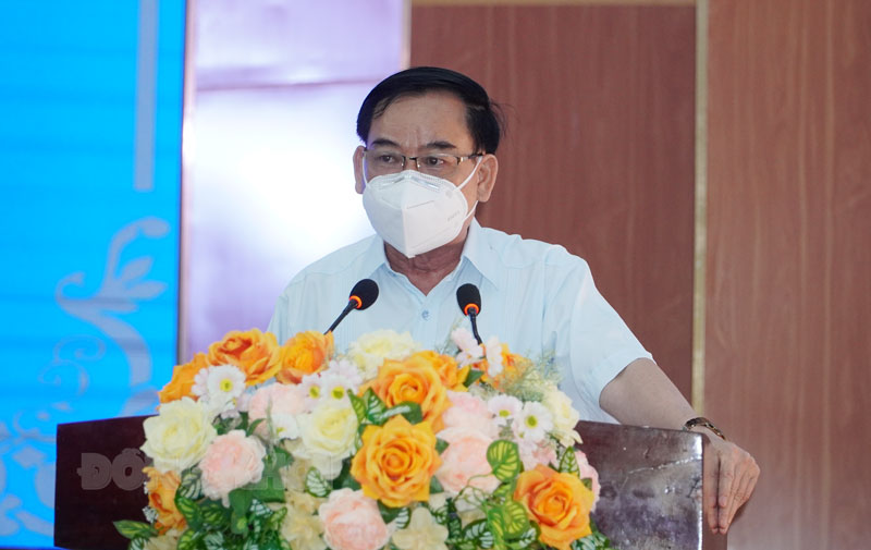 Thảo luận, thống nhất quy chế và kế hoạch hoạt động của Sở Chỉ huy Chủ tịch UBND tỉnh Trần Ngọc Tam - Chỉ huy trưởng Sở Chỉ huy phòng, chống dịch Covid-19 tỉnh chỉ đạo tại cuộc họp.