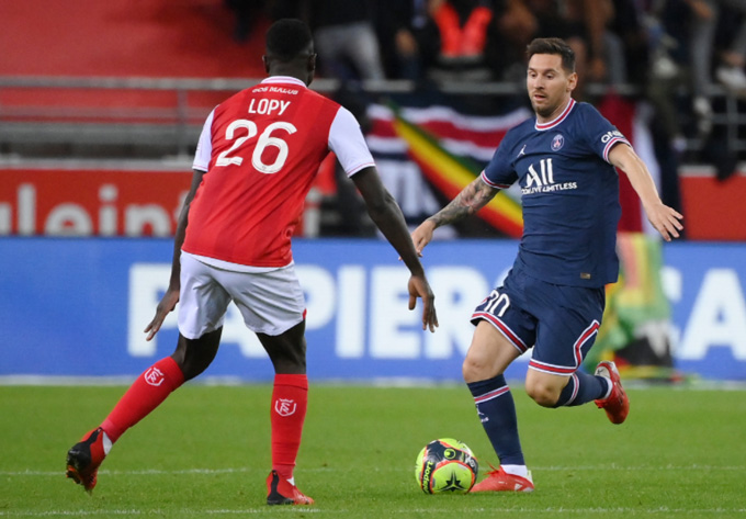 Messi bị Mbappe che mờ Messi chơi đầy cố gắng khi được tung vào sân trong hiệp 2