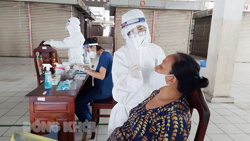 Chiến dịch test nhanh tầm soát Covid-19 tại cộng đồng.