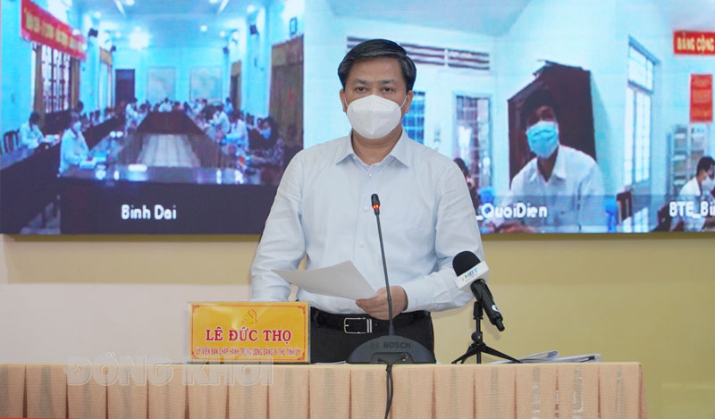 Ủy viên Trung ương Đảng - Bí thư Tỉnh ủy Lê Đức Thọ phát biểu tại cuộc họp.
