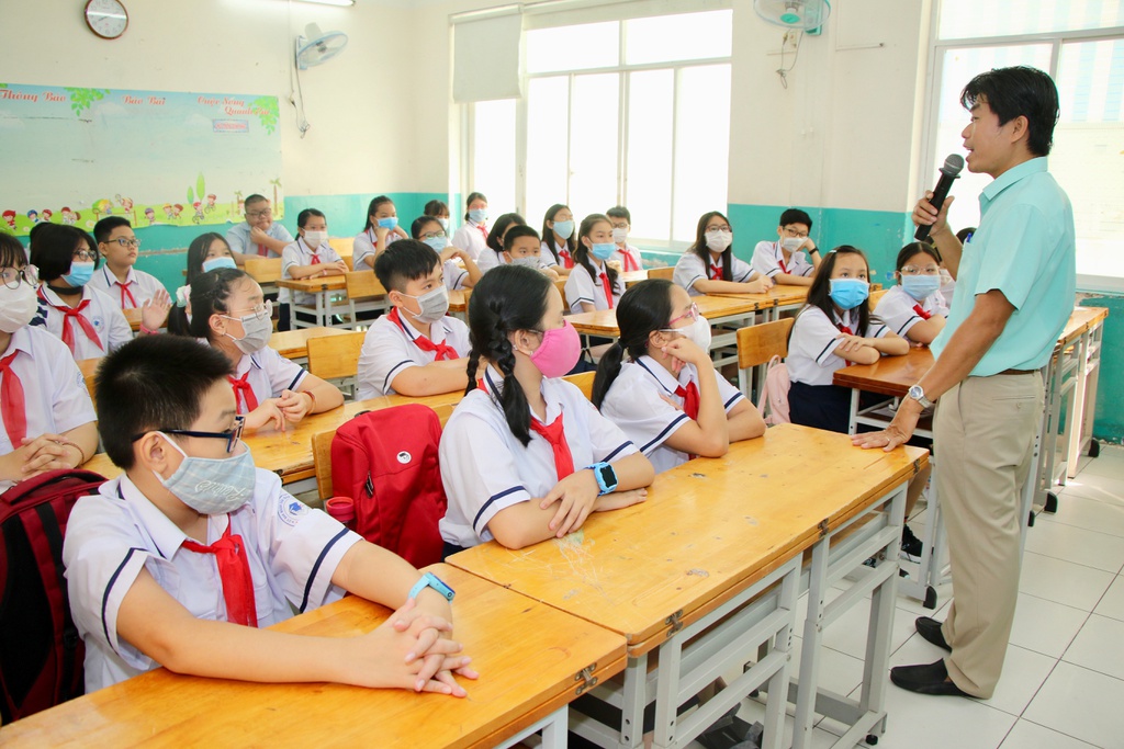 Chính sách mới có hiệu lực từ tháng 9 Thông tư 22/2021/TT-BGDĐT của Bộ Giáo dục và Đào tạo quy định về đánh giá học sinh THCS-THPT, trong đó có nhiều điểm mới về cách đánh giá, tính điểm học sinh