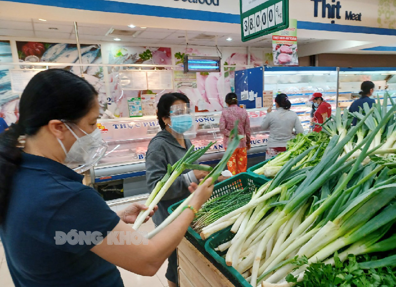 Người dân TP. Bến Tre được đi chợ trở lại vào ngày 4-9-2021.