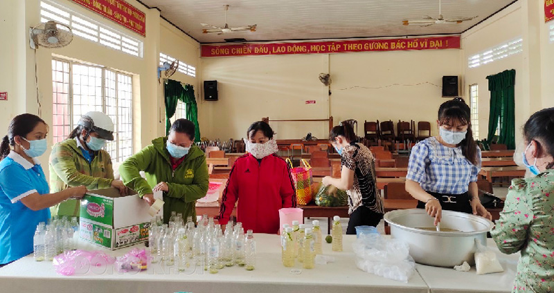 Phụ nữ tham gia phòng, chống dịch Covid-19 Hội LHPN huyện Châu Thành thực hiện nhiều mô hình tham gia công tác phòng, chống dịch tại địa phương.