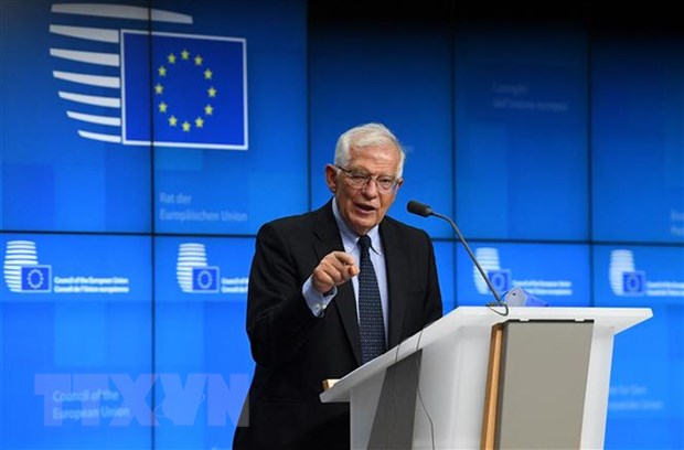 Đại diện cấp cao của EU phụ trách an ninh và chính sách đối ngoại Josep Borrell phát biểu trong cuộc họp báo tại Brussels, Bỉ. (Ảnh: AFP/TTXVN)
