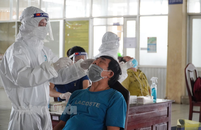 Chiến dịch test nhanh tầm soát Covid-19 tại cộng đồng.