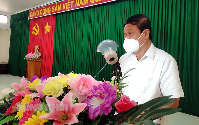 Bí thư Huyện ủy Võ Văn Phê phát biểu tại hội. Ảnh: Trần Xiện