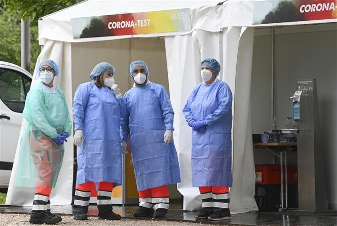 Một điểm xét nghiệm COVID-19 tại Seeon-Seebruck, Đức. Ảnh: AFP/TTXVN
