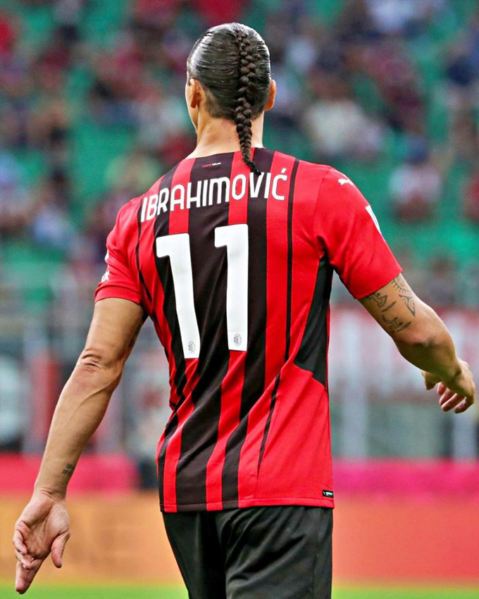 Ibrahimovic ghi bàn sau 6 tháng Kiểu tóc mới của Ibra