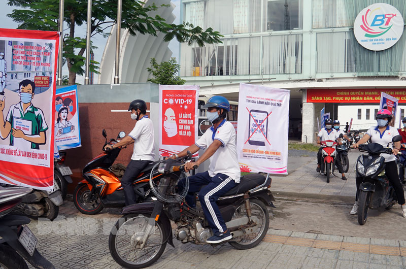 Chú trọng tuyên truyền phòng chống dịch Covid-19 trong tình hình mới Tuyên truyền lưu động về phòng chống dịch Covid-19.