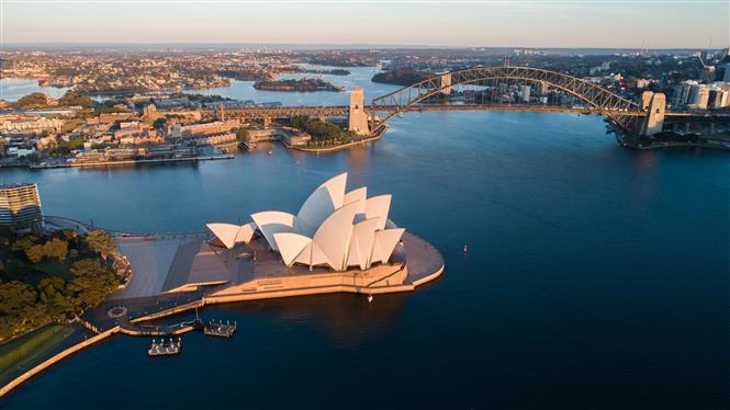 Cảnh vắng vẻ tại Nhà hát Opera ở Sydney, Australia, trong thời gian áp đặt các biện pháp hạn chế phòng dịch COVID-19, ngày 9-9-2021. Ảnh: THX/ TTXVN