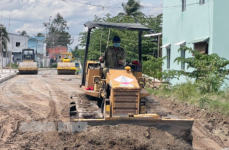 Huy động nguồn vốn đầu tư kết cấu hạ tầng phát triển kinh tế - xã hội. Ảnh: Cẩm Trúc