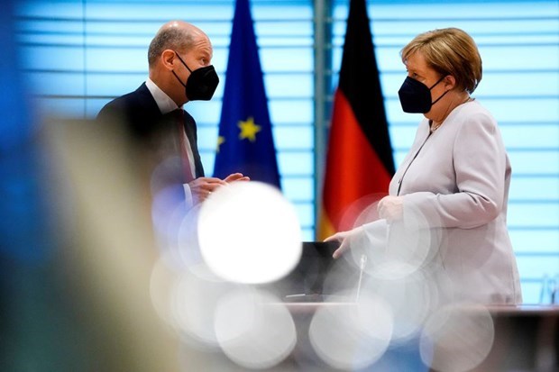 Bộ trưởng Tài chính Olaf Scholz và Thủ tướng Angela Merkel. Nguồn: Reuters
