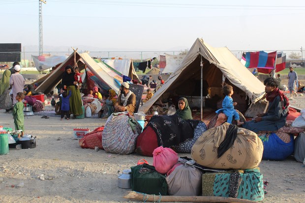 UNCTAD công bố báo cáo về các nước kém phát triển nhất năm 2021 Người tị nạn Afghanistan tại khu vực biên giới Afghanistan và Pakistan, ngày 31-8-2021. Ảnh: AFP/TTXVN