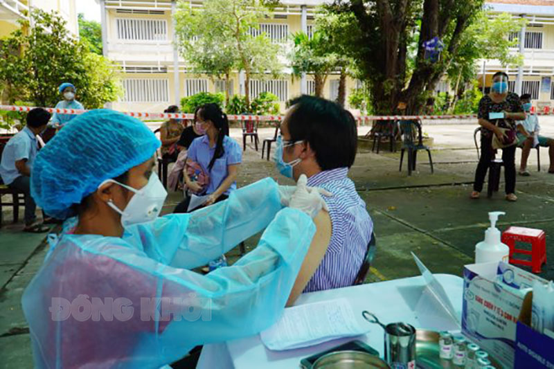 Đến 18 giờ ngày 11-10-2021, tỉnh có 1 ca mắc Covid-19 Tiêm ngừa vắc-xin phòng Covid-19.