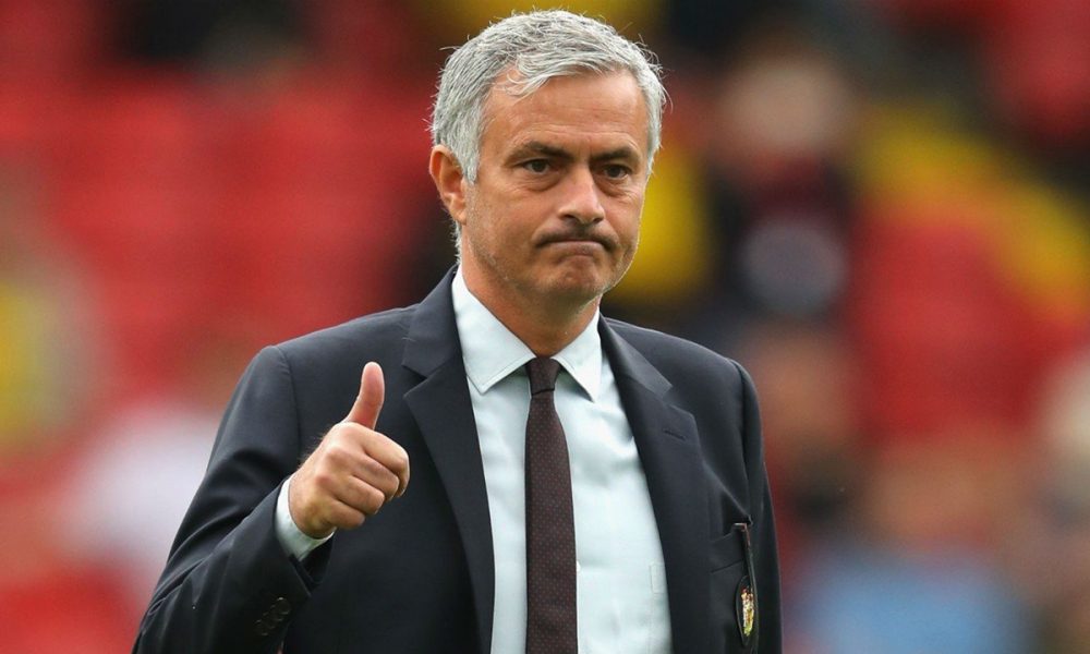 Chuyển nhượng tối 15-10-2021: Mourinho trở lại Ngoại hạng Anh, Real ‘nổ’ 2 bom tấn? Mourinho hiện tại đang dẫn dắt AS Roma tại Italia